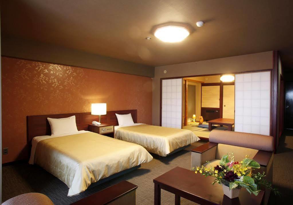 Hotel Kirishima Castle מראה חיצוני תמונה