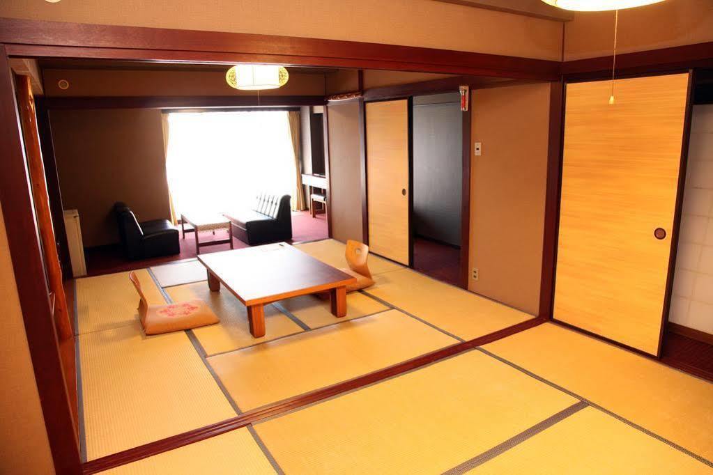 Hotel Kirishima Castle מראה חיצוני תמונה