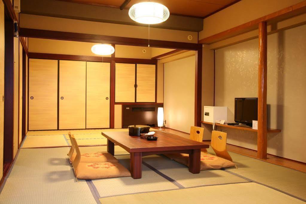 Hotel Kirishima Castle מראה חיצוני תמונה
