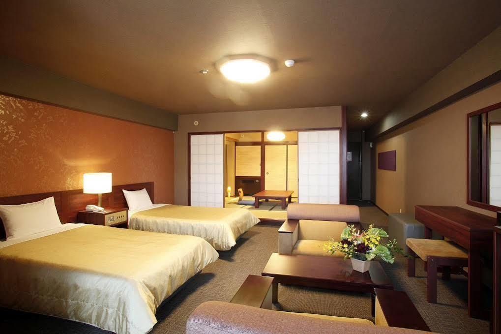Hotel Kirishima Castle מראה חיצוני תמונה
